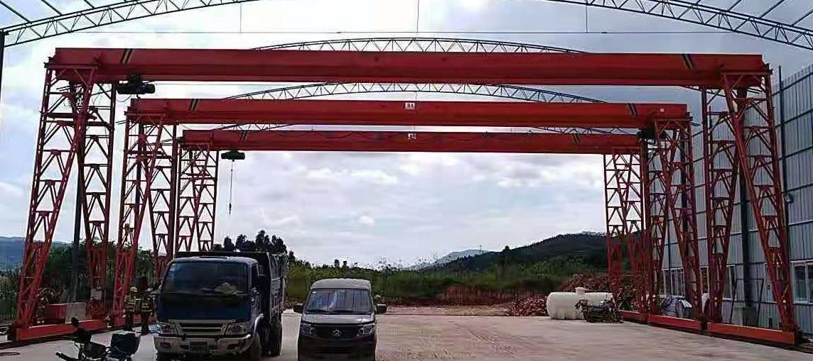 MHGY10噸上包下花葫蘆龍門起重機有哪幾種清洗方式？你都知道哪種清理的干凈嗎？