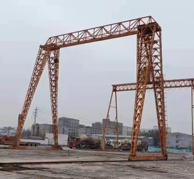 挑選MHGY10噸上包下花葫蘆龍門吊的時候應該注意什么？怎么選擇龍門吊